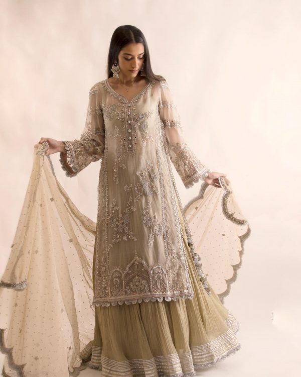 Classic Kameez Lehenga Dupatta Pakistani Bridal Dress